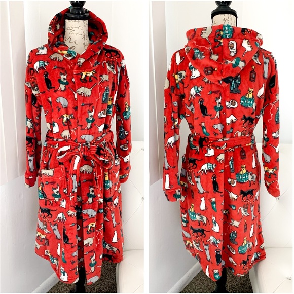 Vera Bradley Other - NWT $69 Vera Bradley Holiday Cats Print Plush Fleece Cozy Hooded Robe Red L/XL